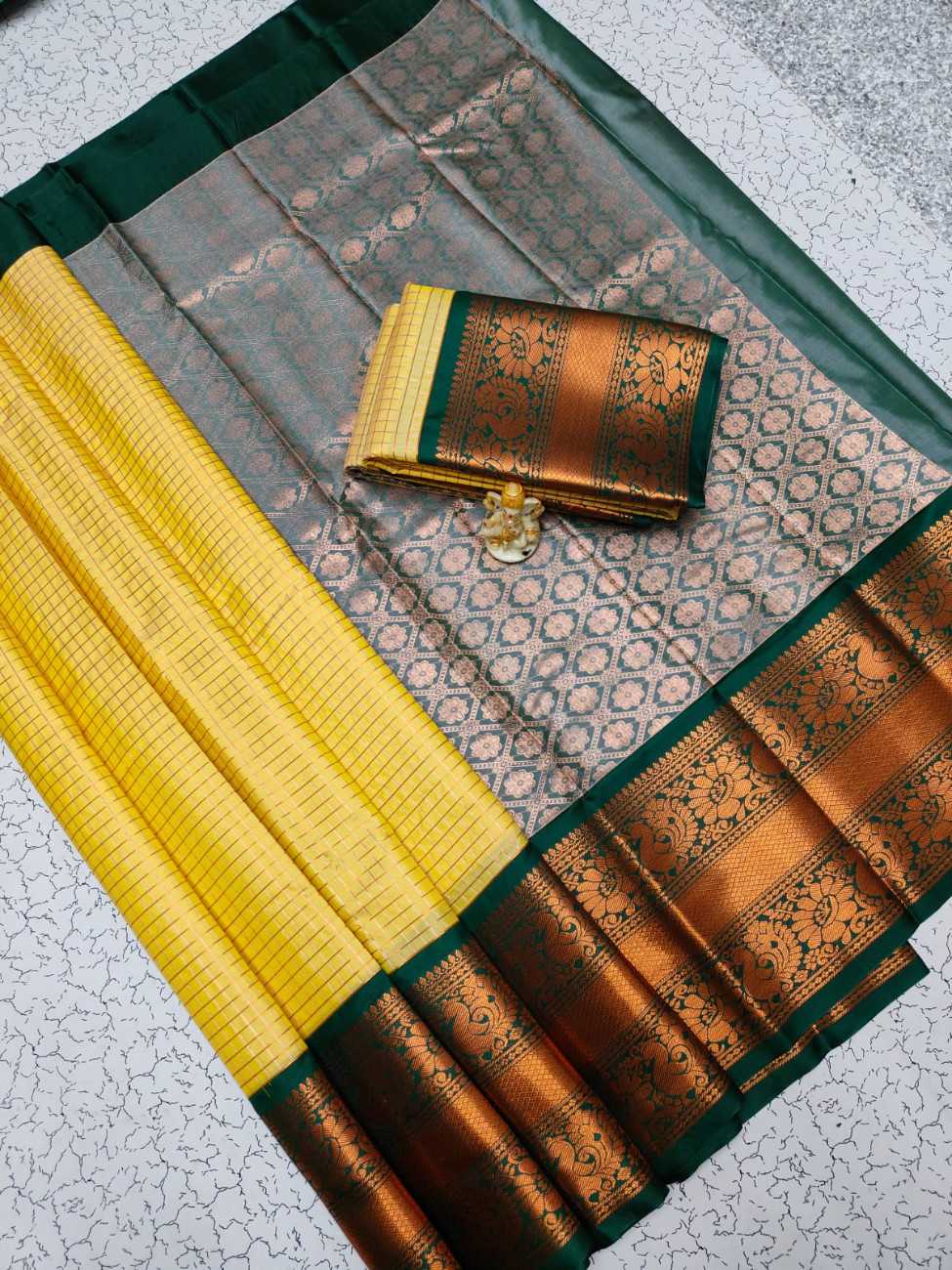 Fancy Butta Big Border Sarees 015
